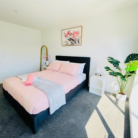 Walking Distance To Riverside Market & Hospital كريستتشيرش المظهر الخارجي الصورة