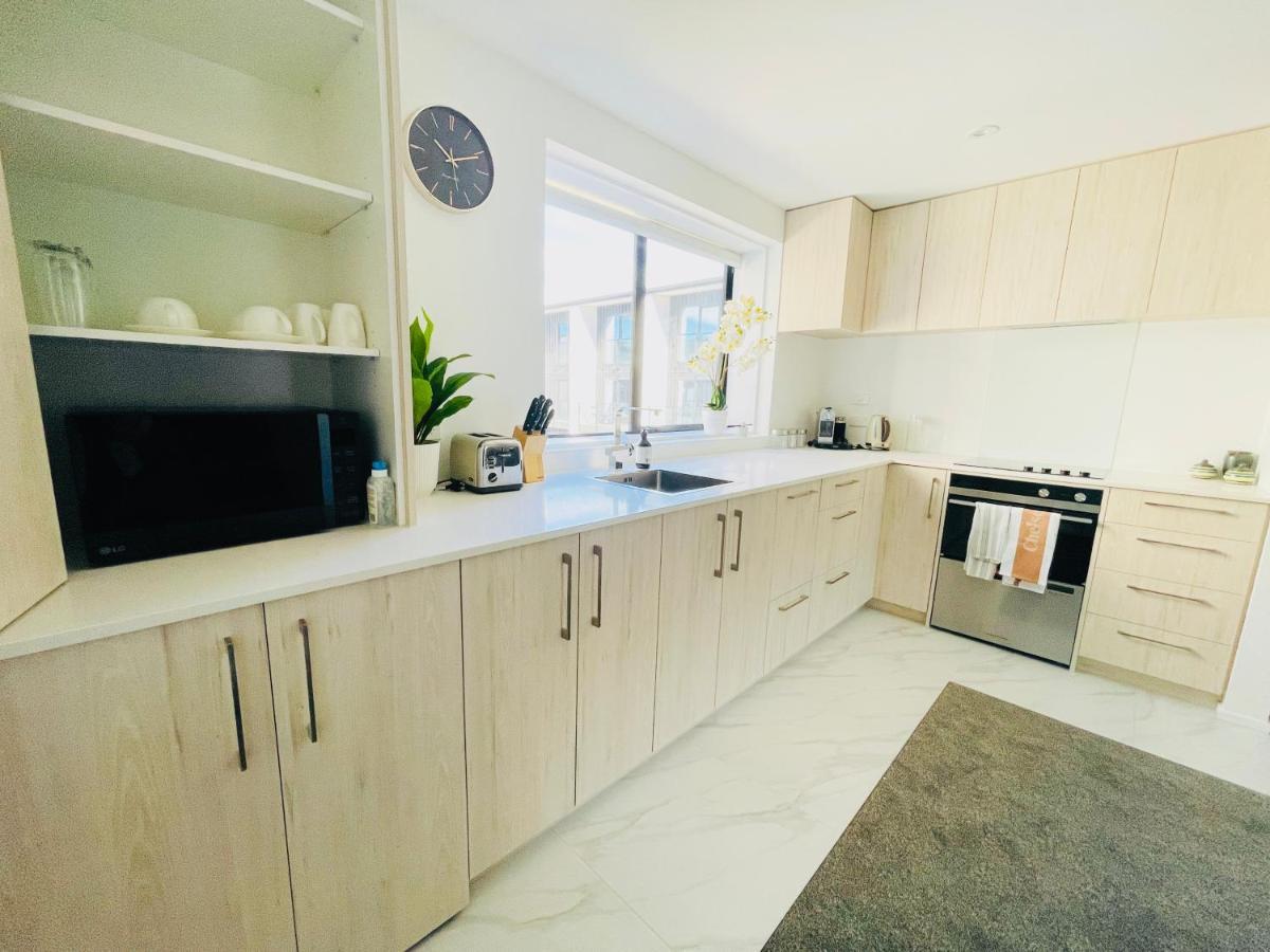 Walking Distance To Riverside Market & Hospital كريستتشيرش المظهر الخارجي الصورة