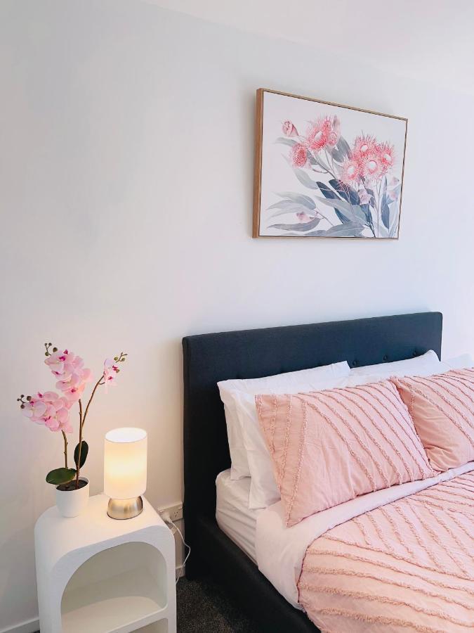 Walking Distance To Riverside Market & Hospital كريستتشيرش المظهر الخارجي الصورة