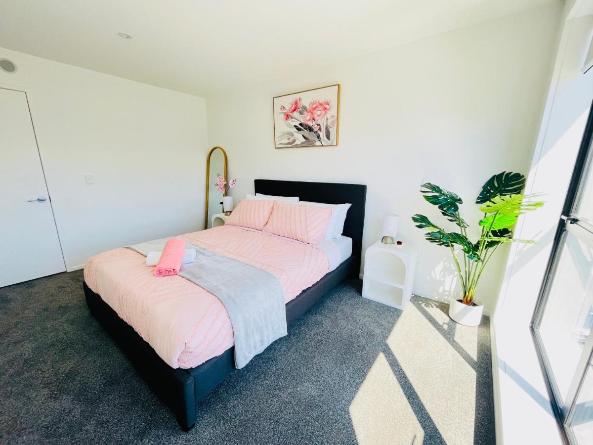 Walking Distance To Riverside Market & Hospital كريستتشيرش المظهر الخارجي الصورة