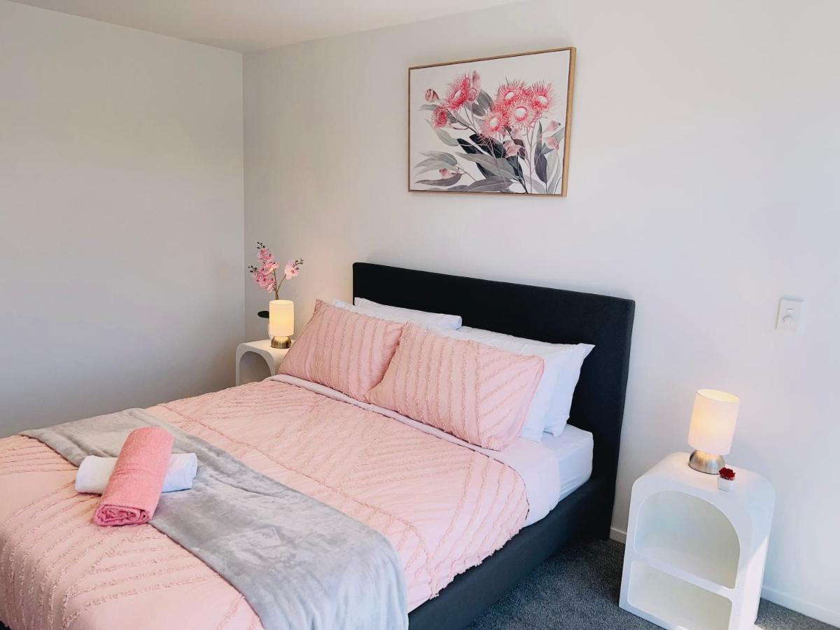 Walking Distance To Riverside Market & Hospital كريستتشيرش المظهر الخارجي الصورة